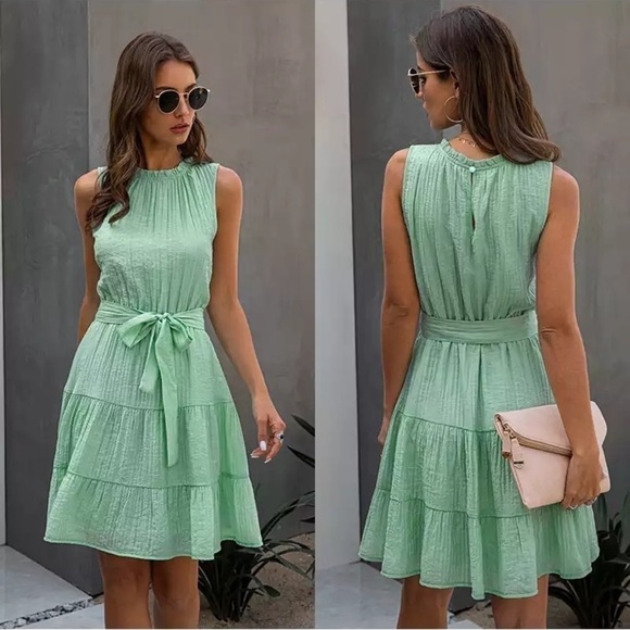 TheDressBluePrint Dresses & Skirts - Green summer dress sleeves tiered ruched size M